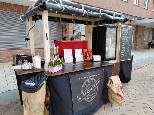 mobiler Anhänger bei Markt Event mobile Bar bei Markteinsatz